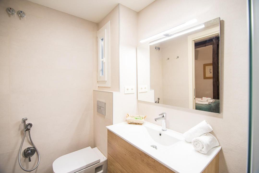 Tourist House Odonell Apartman Sevilla Kültér fotó